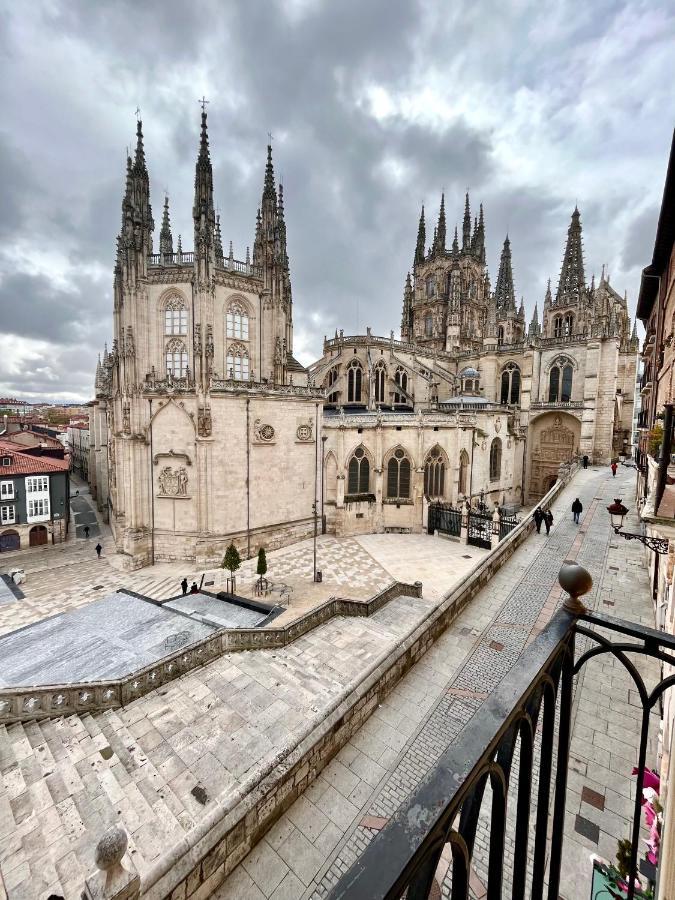 Balcon Con Vistas A La Catedral De Burgos Atuaire Apartment Exterior photo