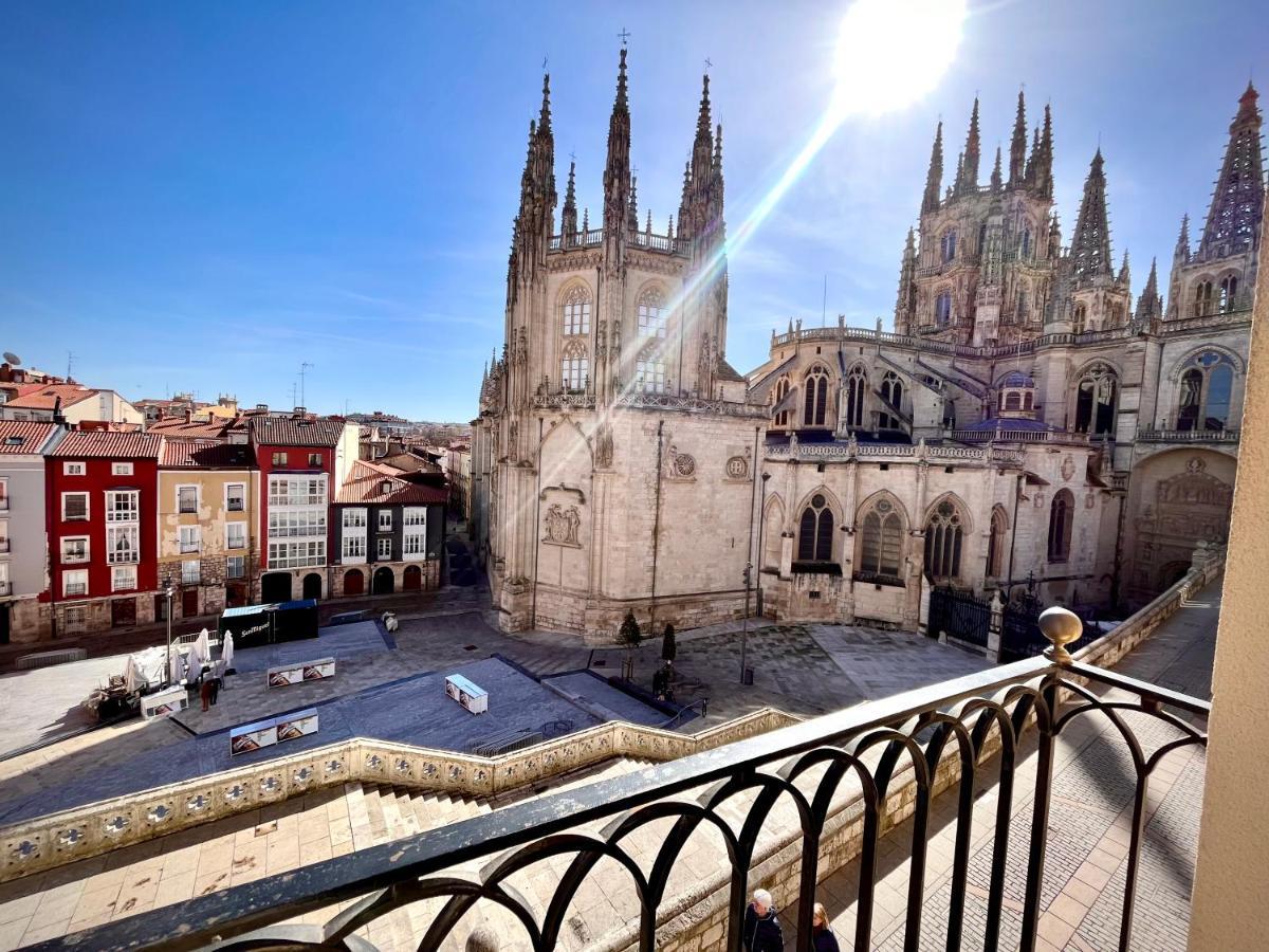 Balcon Con Vistas A La Catedral De Burgos Atuaire Apartment Exterior photo