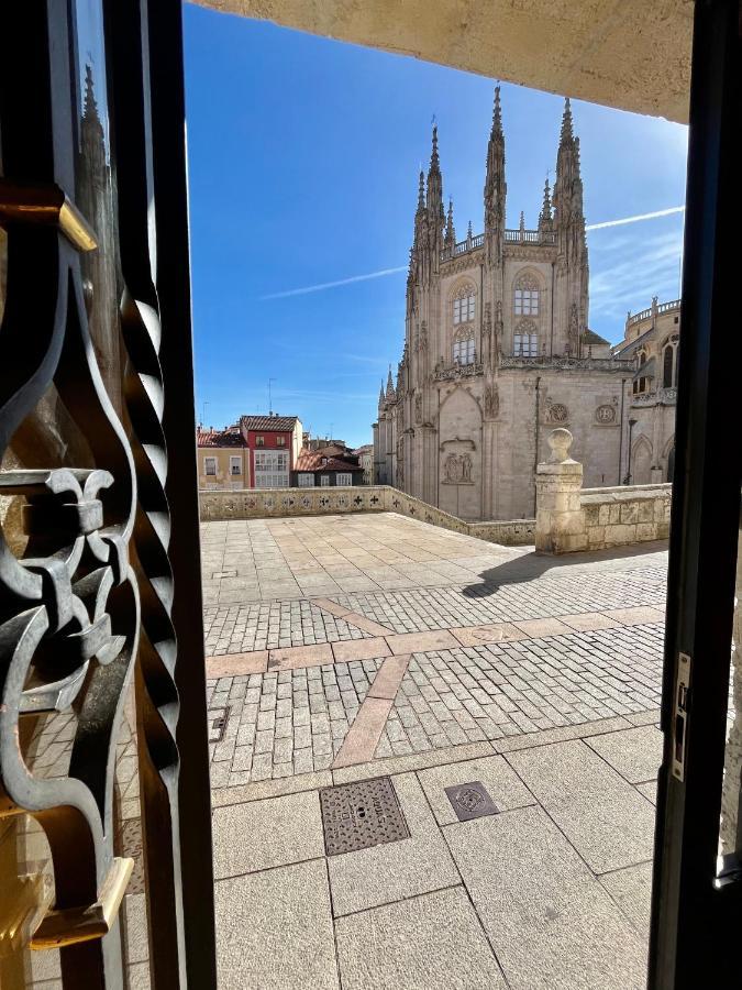 Balcon Con Vistas A La Catedral De Burgos Atuaire Apartment Exterior photo